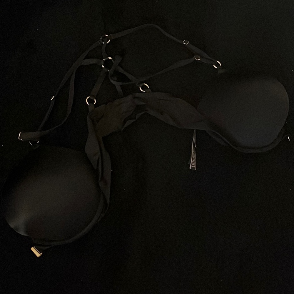 Victoria’s Secret snap in the front bra! Extra lift to look big and voluptuous